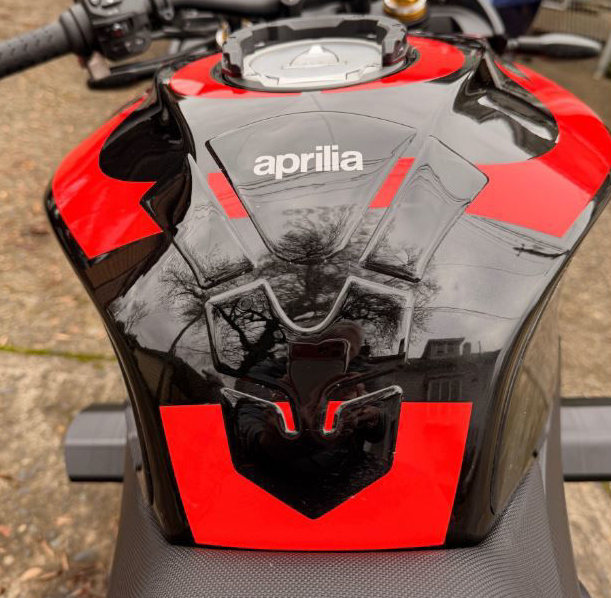 Aprilia Fuel Tank Central Protection